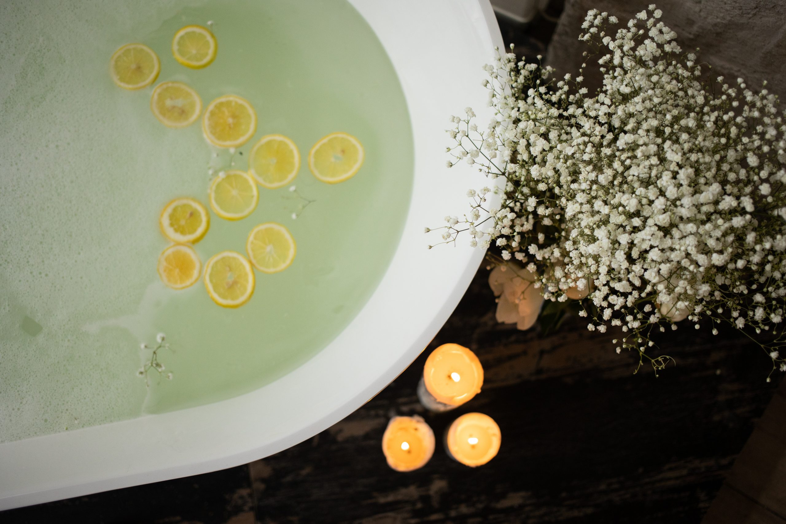 Kąpiel w wannie – jakie ma zalety ta czynność?
